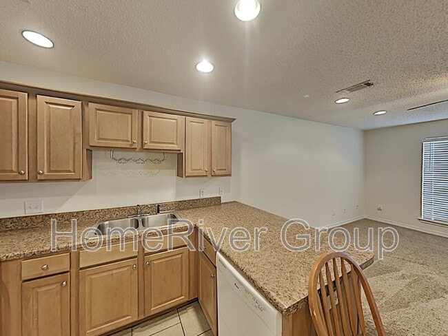 Building Photo - 8435 Chisholm Rd