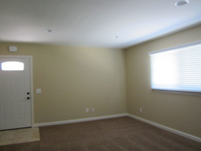Building Photo - 3 br, 1 bath House - 3461 SUNNYSIDE DR
