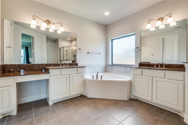 Building Photo - 426 Summer Grove Dr