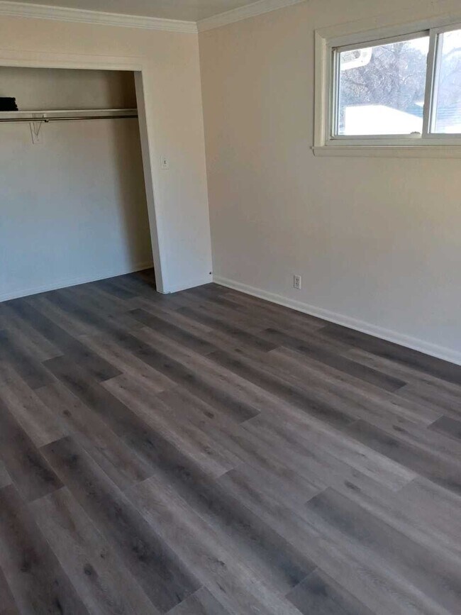 Foto del edificio - 800 Meadow Ave