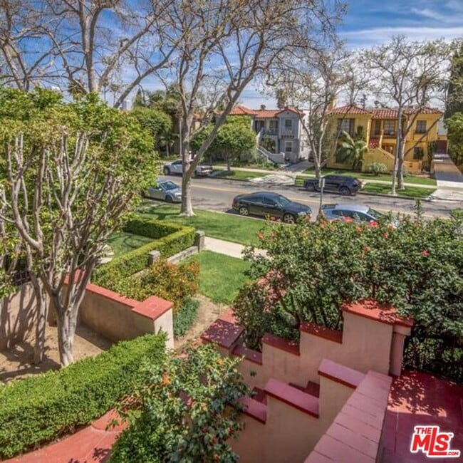 Building Photo - 1223 S Crescent Heights Blvd