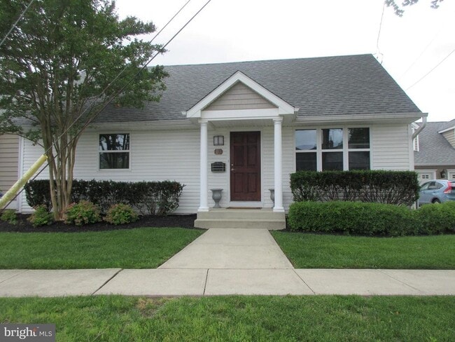 Building Photo - 10 N Stiles Ave