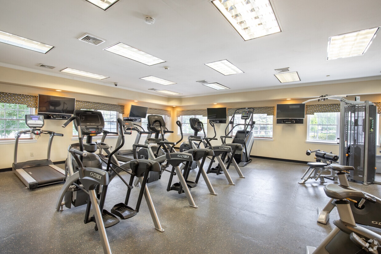 Photo - Spruce Pond Country Club Apartments