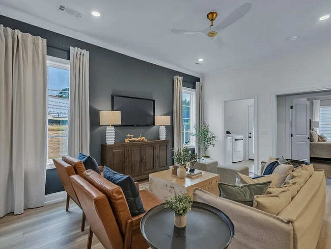 Photo - 1565 W Farmville Rd Townhome