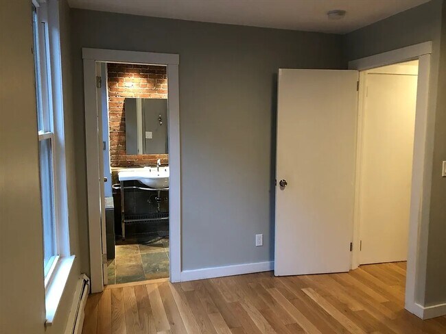 Foto del edificio - 24 Bradford St