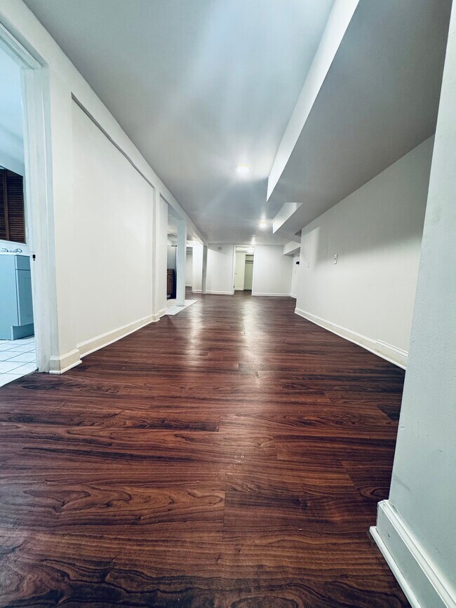 Foto del edificio - 2559 W Fullerton Ave