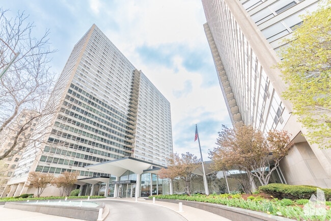 Building Photo - 3550 N Lake Shore Dr
