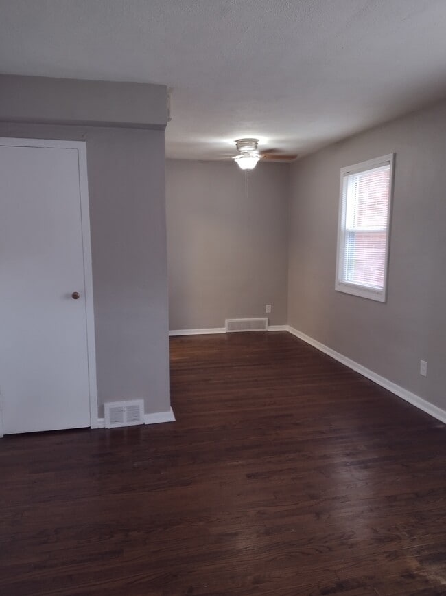 Building Photo - 441 Kenwood Dr