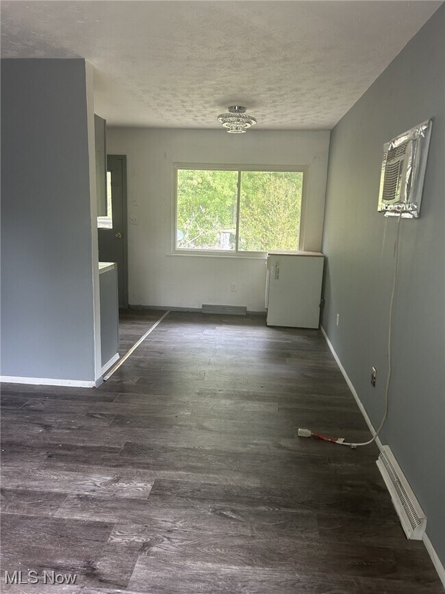 Foto del edificio - 368 Maryknoll Dr