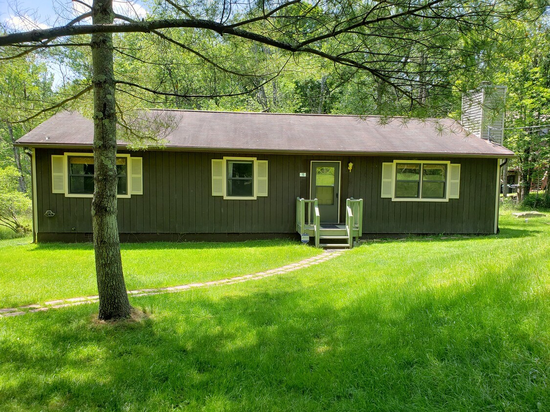 15 Beech Cir, Lake Ariel, PA 18436 House for Rent in Lake Ariel, PA