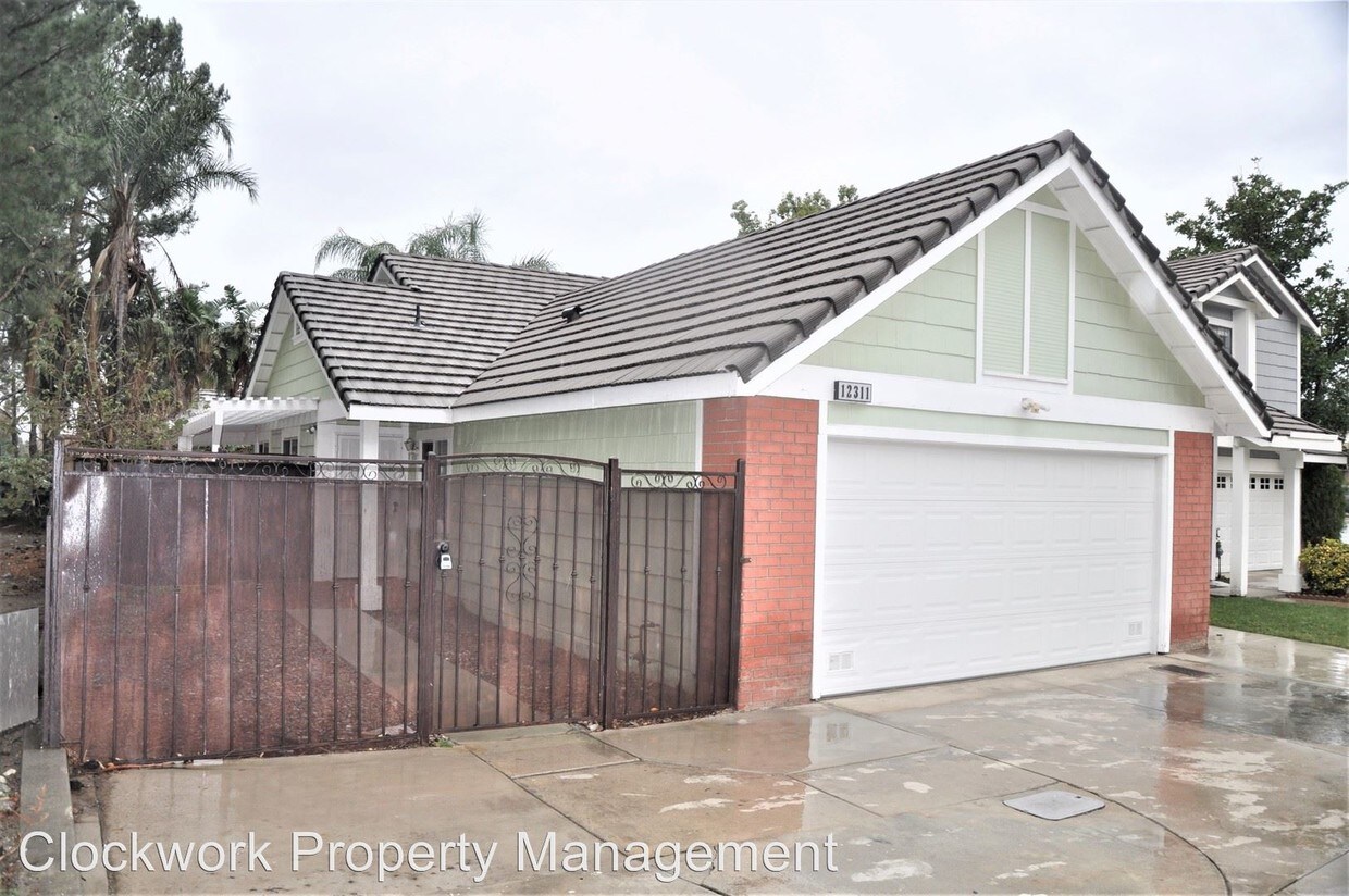 Primary Photo - 3 br, 2 bath House - 12311 Bellflower Ct