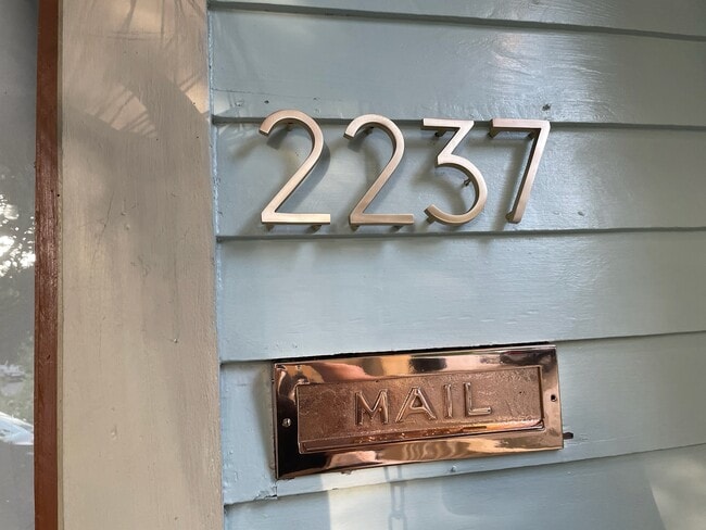Foto del edificio - 2237 General Pershing St