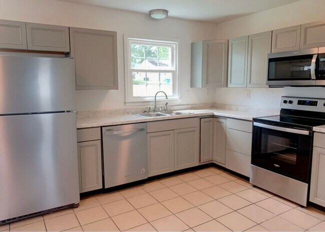 Building Photo - 806 Arlington Road
