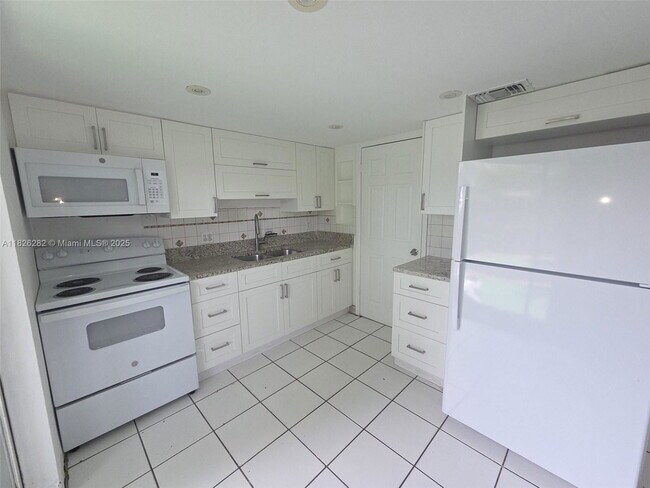 Foto del edificio - 3913 NW 76th Terrace