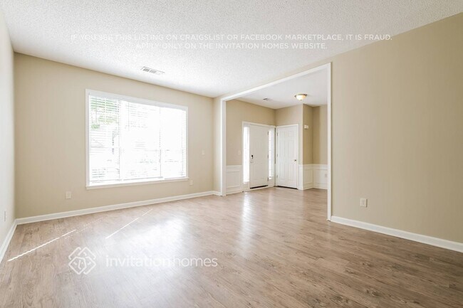 Foto del edificio - 130 Lyndhurst Ct