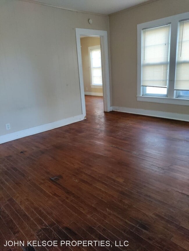 Building Photo - 3 br, 1 bath House - 318 E Huffman