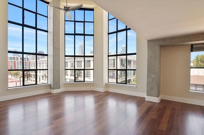 Building Photo - 2 bedroom in San Francisco CA 94107