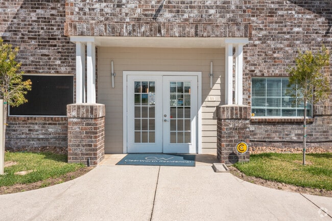 Entrance - The Park at Woodmoor
