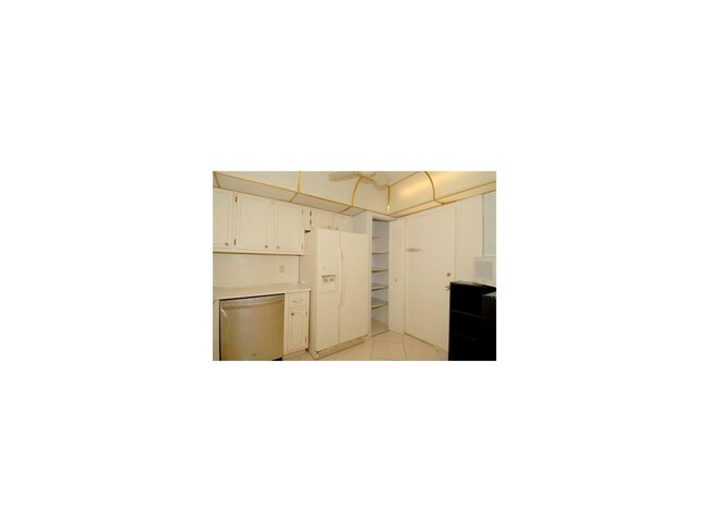 Foto del edificio - 3660 NE 166th St