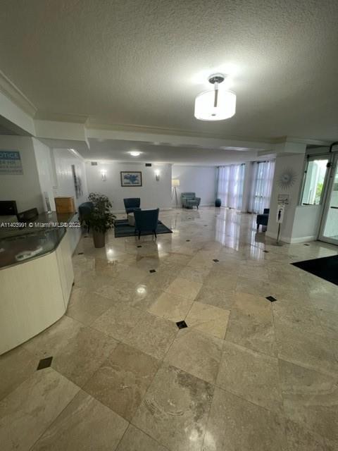 Building Photo - 1000 Parkview Dr