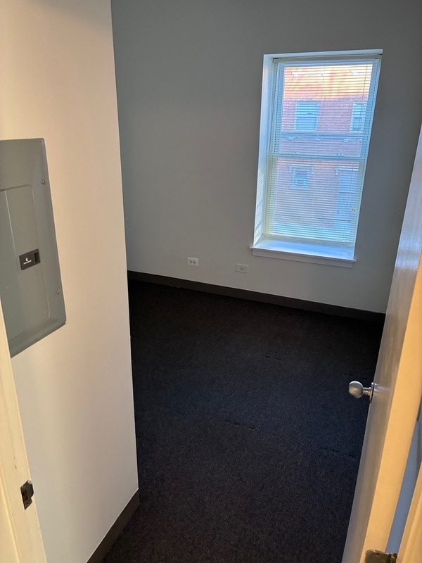 Foto del edificio - 5647 W Madison St