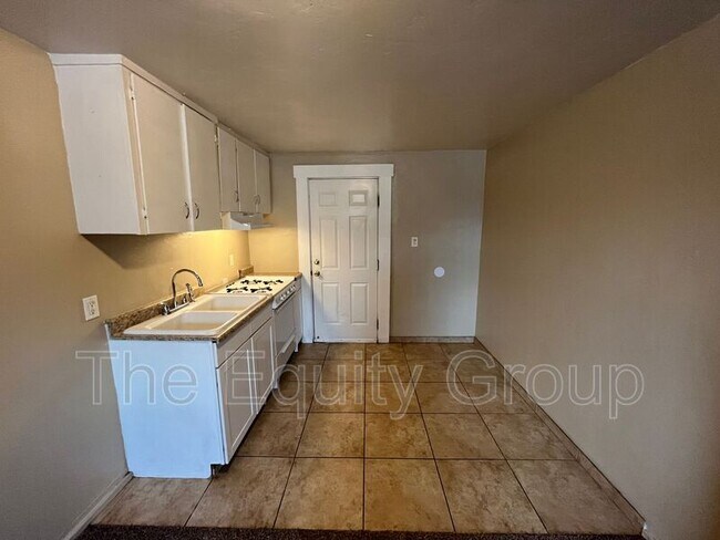 Foto del edificio - 1205 N Willis St
