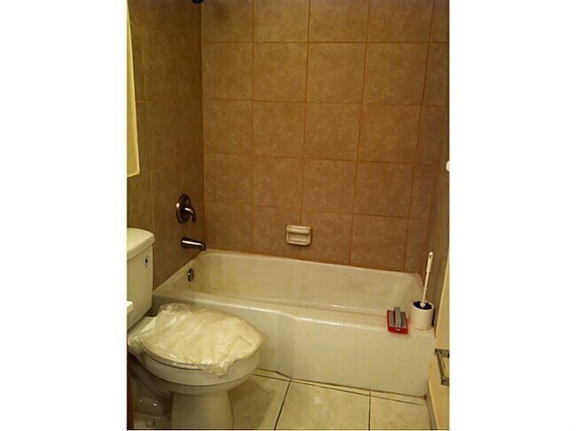 Foto del edificio - 5208 NE 24th Terrace