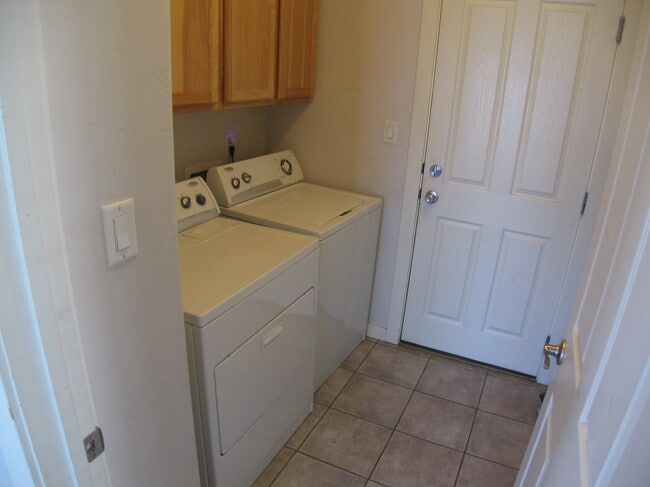 Building Photo - 3121 Dublin Way