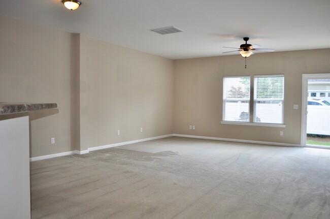 Foto del edificio - Spacious 3 Bedroom | 2.5 Bath Morrisville ...