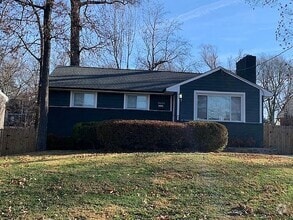 Building Photo - 9609 Montgomery Dr