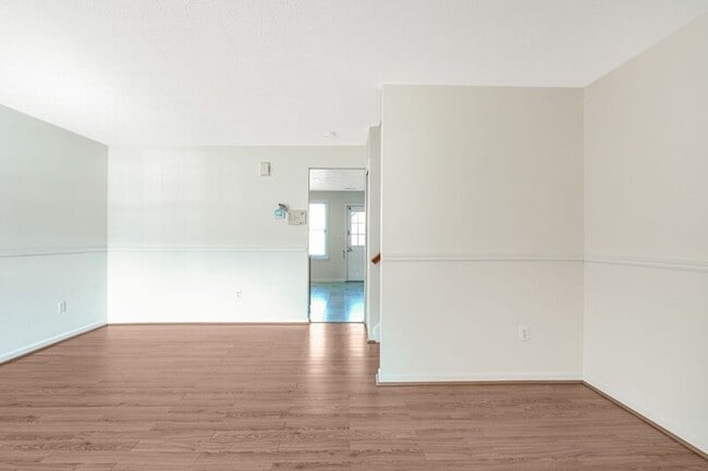 Foto del edificio - 10502 Guilderland Ct