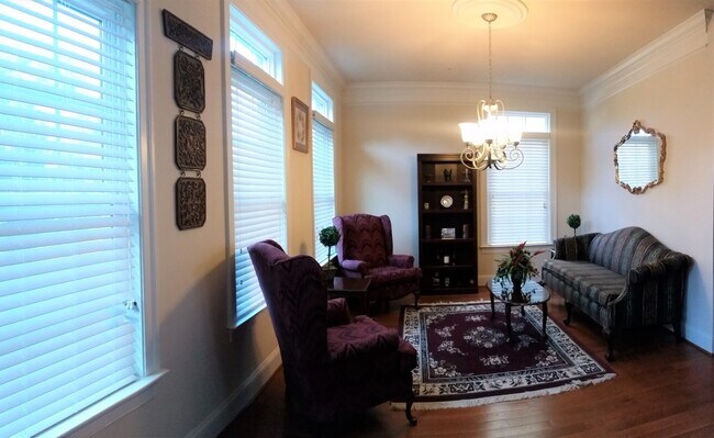 Foto del edificio - Luxury Living in Meadowvale – 4BR/3.5BA Du...
