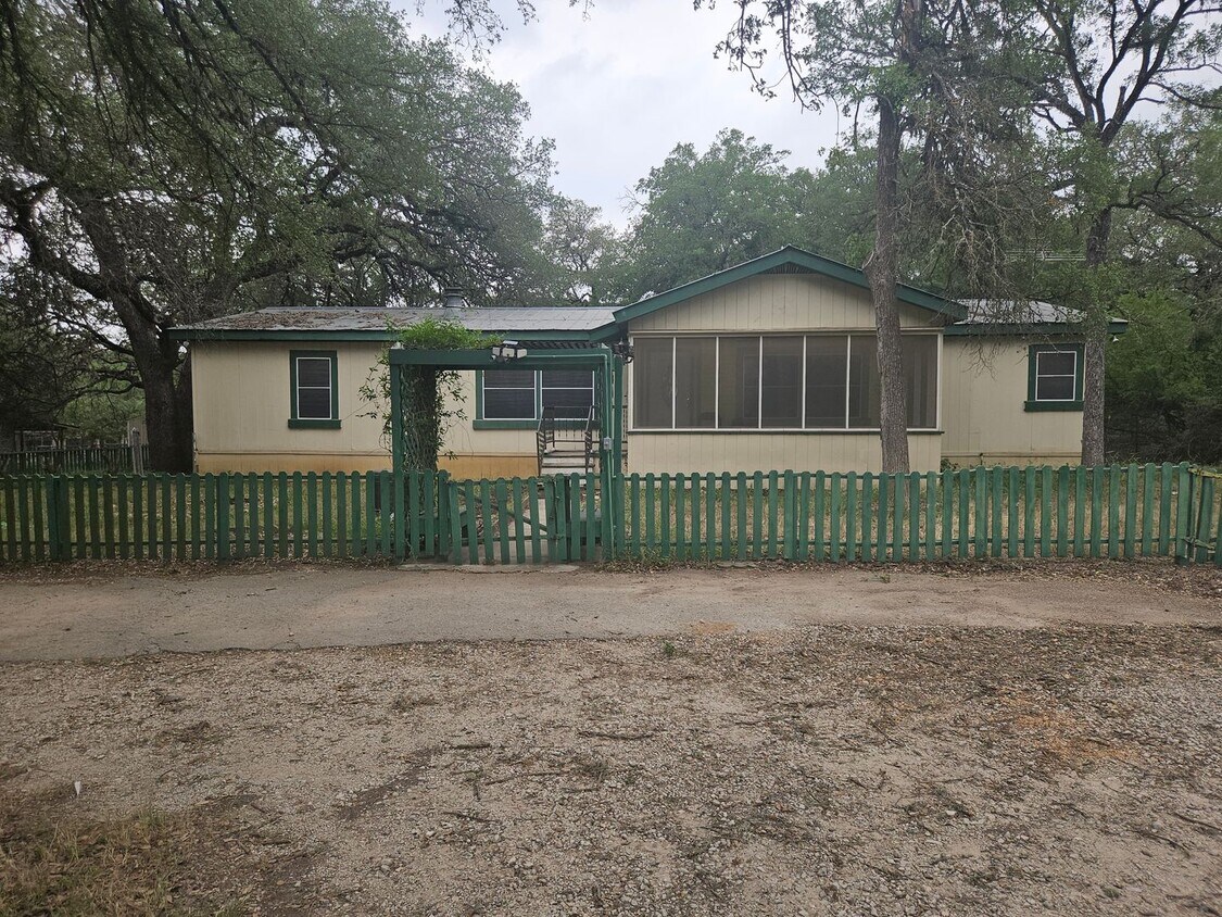 Foto principal - 18861 FM 2252