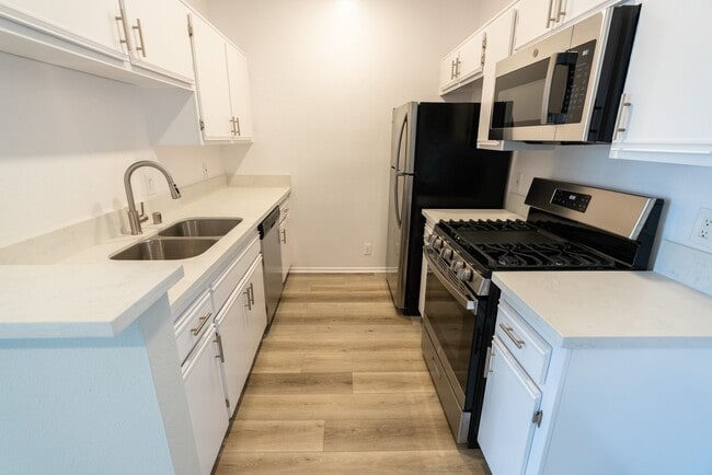 Interior Photo - 14900 Moorpark Street