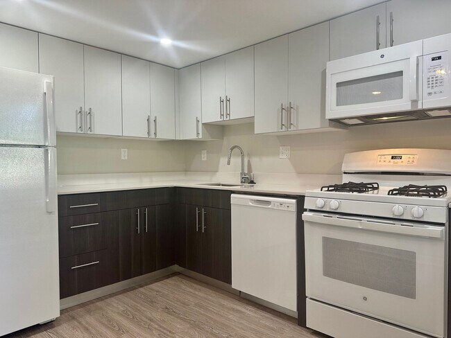 Foto del edificio - Lakeside Apartments