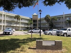 Building Photo - 2071 Australia Way W