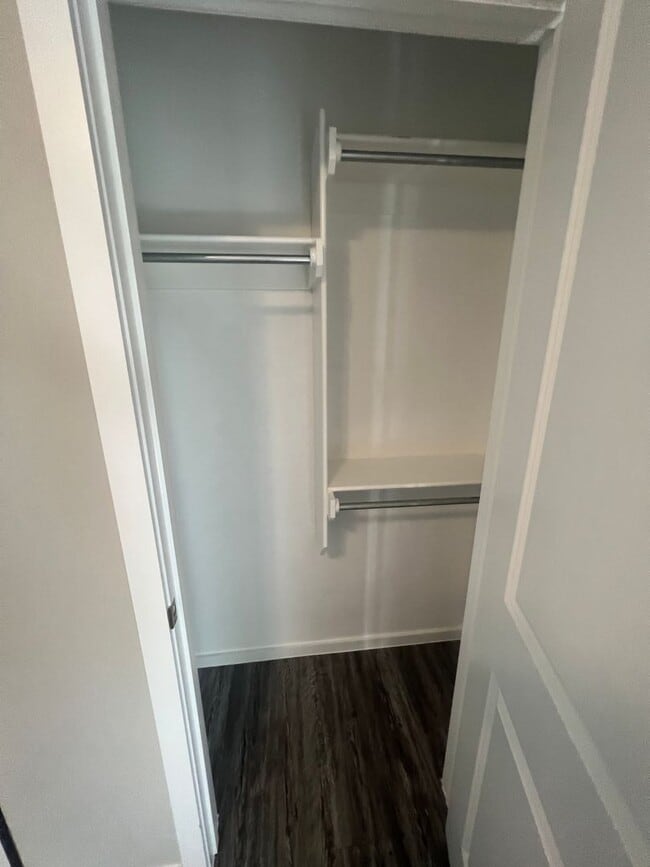 Building Photo - 3/2/1 Move in Ready!