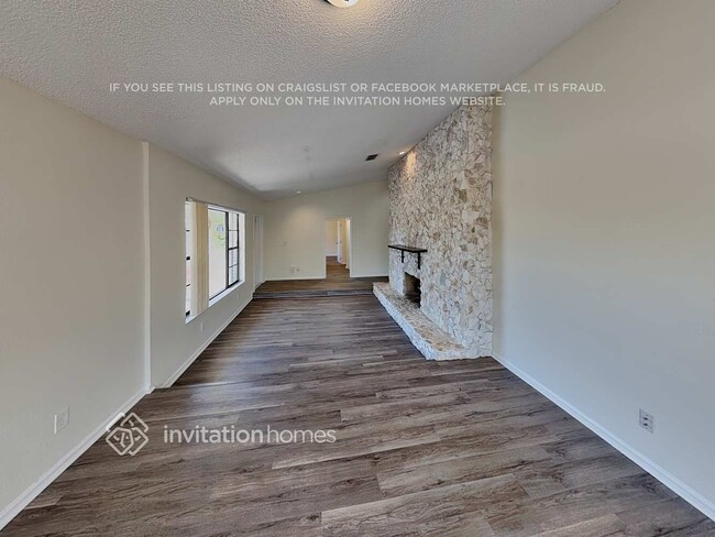 Building Photo - 10941 NW 7th St