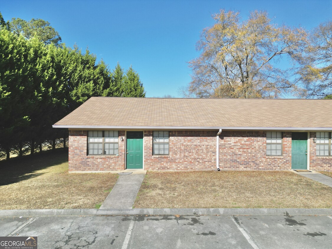 Primary Photo - 86 N Avery Rd NW