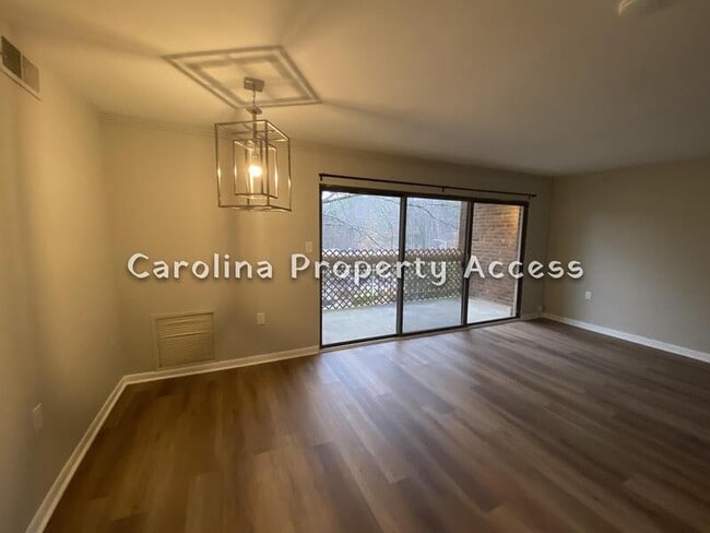 Building Photo - 500 Umstead Dr
