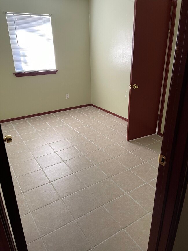 Foto del edificio - 4745 SE 28th St