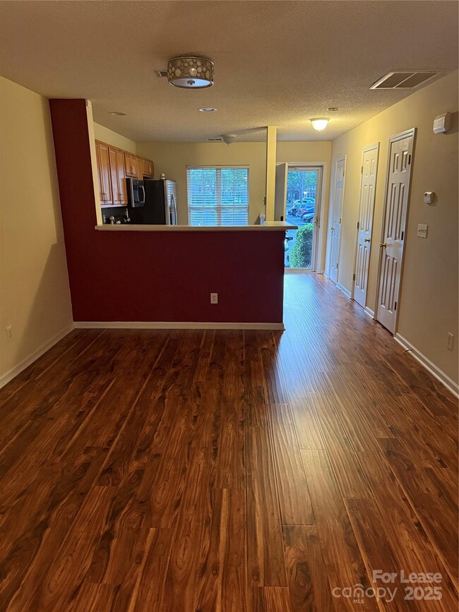 Foto del edificio - 10247 Reindeer Way Ln