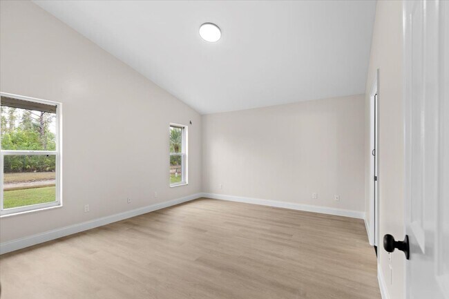 Foto del edificio - Sabal Springs Blvd