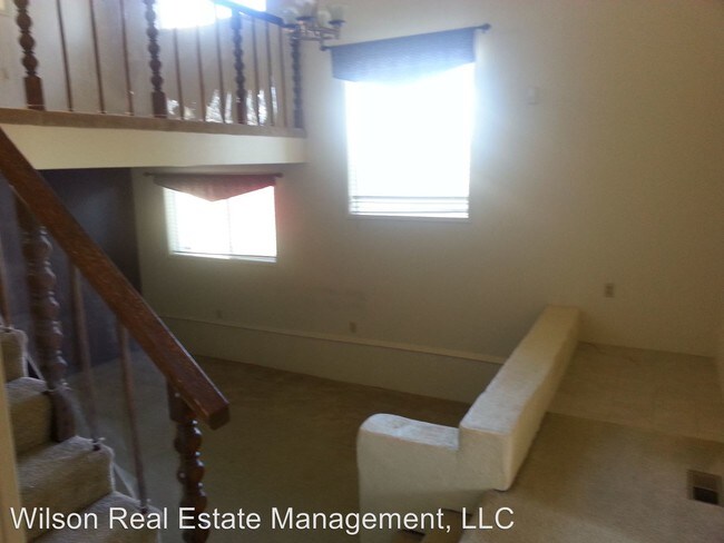 Building Photo - 3 br, 1.5 bath House - 400 ORCHARDVALE ROAD