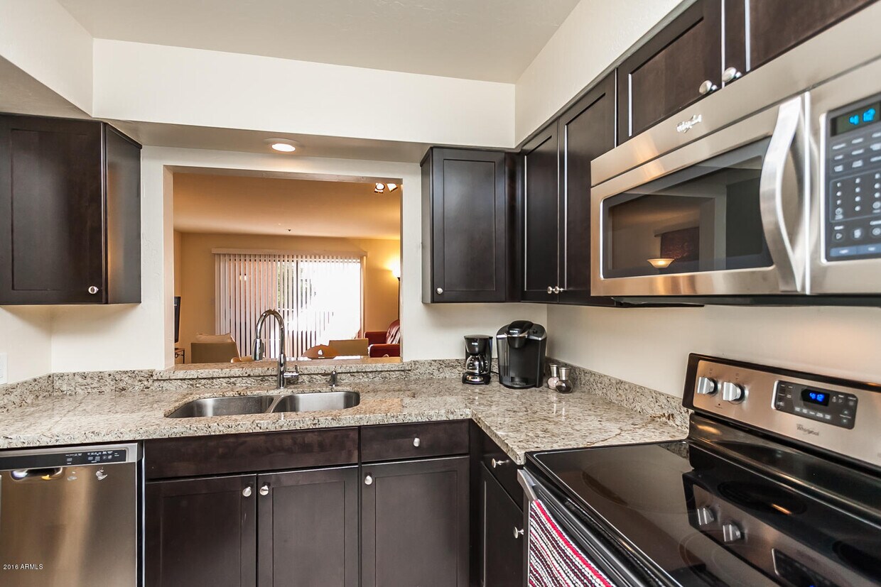 Primary Photo - 7494 E Earll Dr