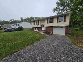 Building Photo - 741 Pine Valley Dr