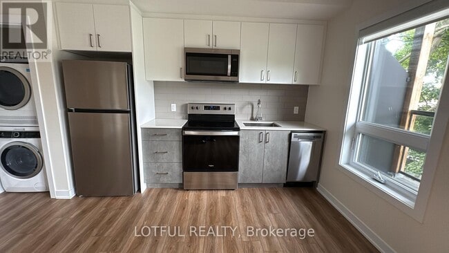 Photo du bâtiment - 630-630 Churchill Ave N