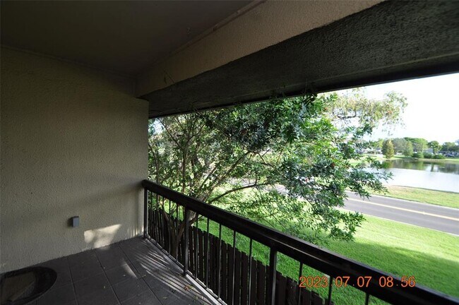 Foto del edificio - 775 N Village Dr