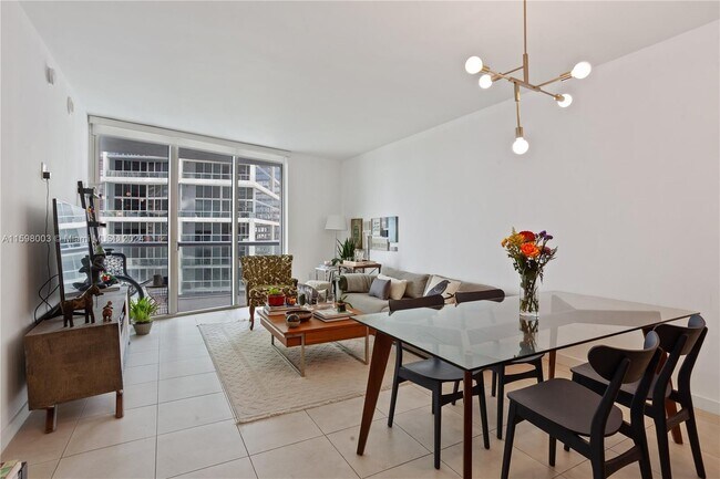 Foto del edificio - 475 Brickell Ave