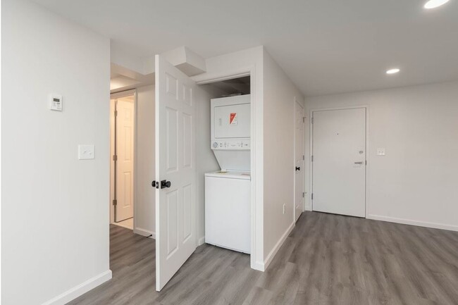 Apartamento con lavadora/secadora - The Falls at Roland Park